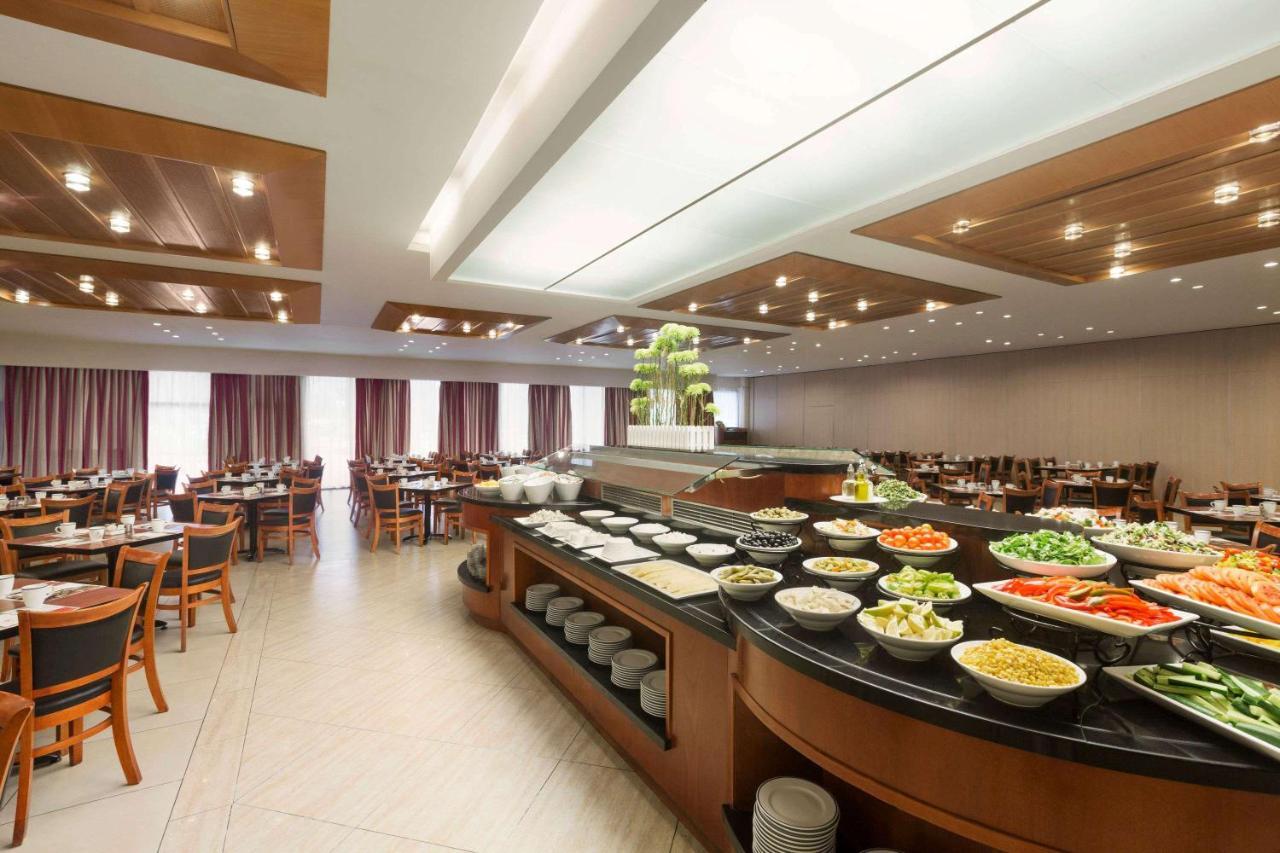 Ramada Jerusalem Hotel Zewnętrze zdjęcie