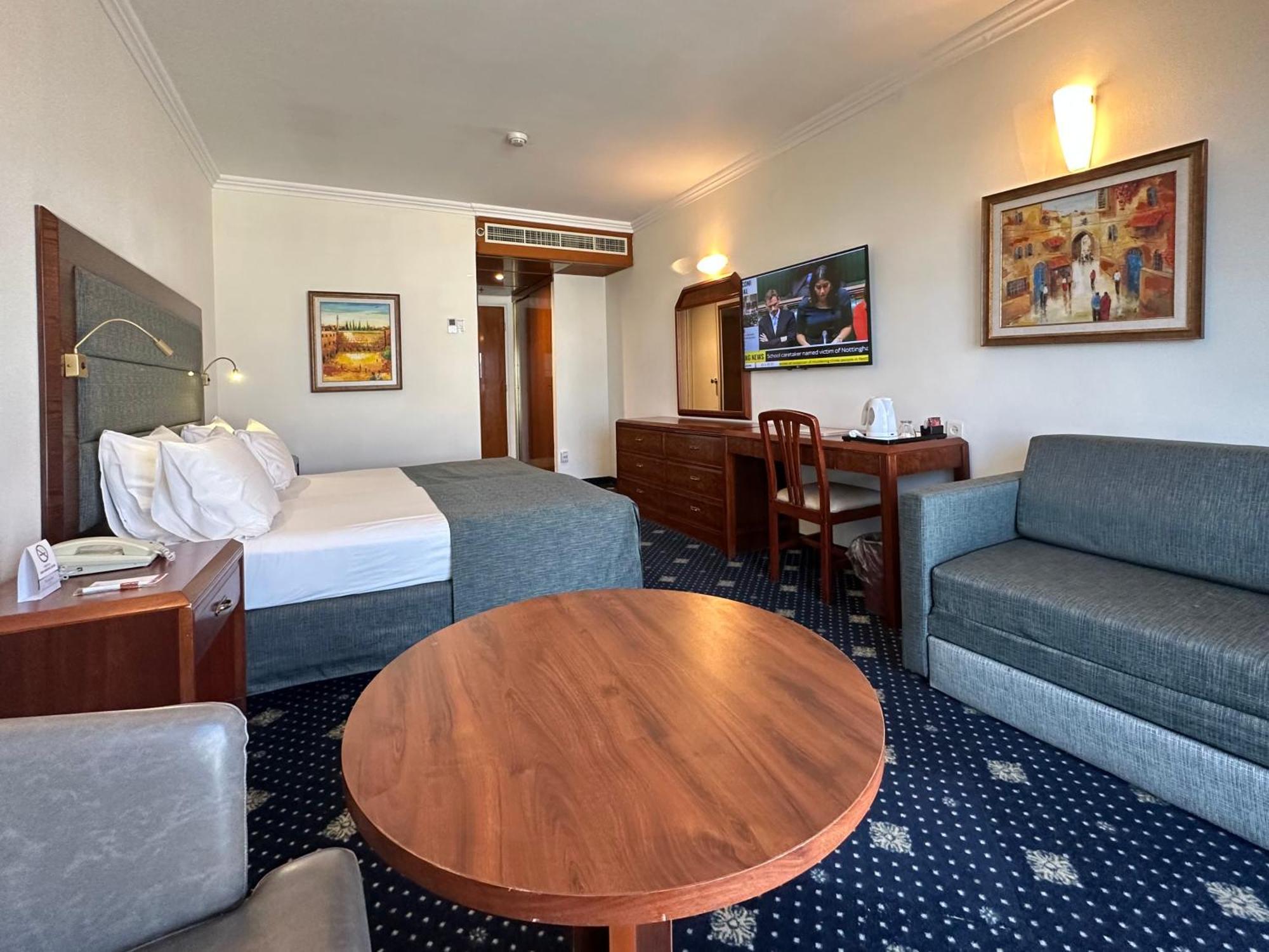 Ramada Jerusalem Hotel Zewnętrze zdjęcie